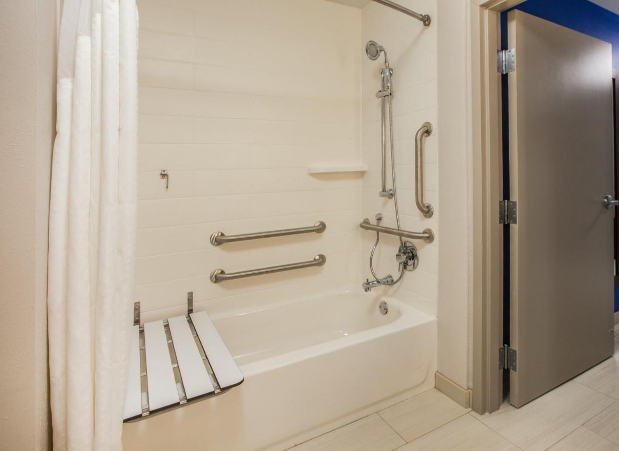 Holiday Inn Express - Blair By Ihg Luaran gambar